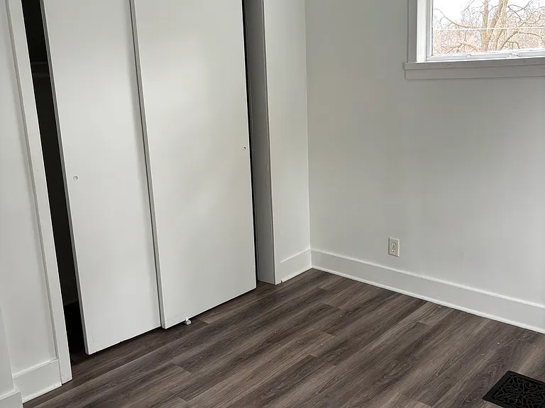 322 W Washington St — Photo 15