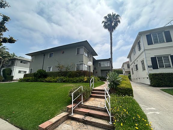 2nd image of 748 1/2 S Plymouth Blvd