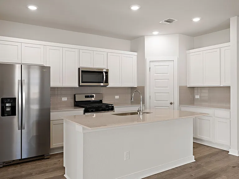 2415 Ekvall Dr — Photo 9