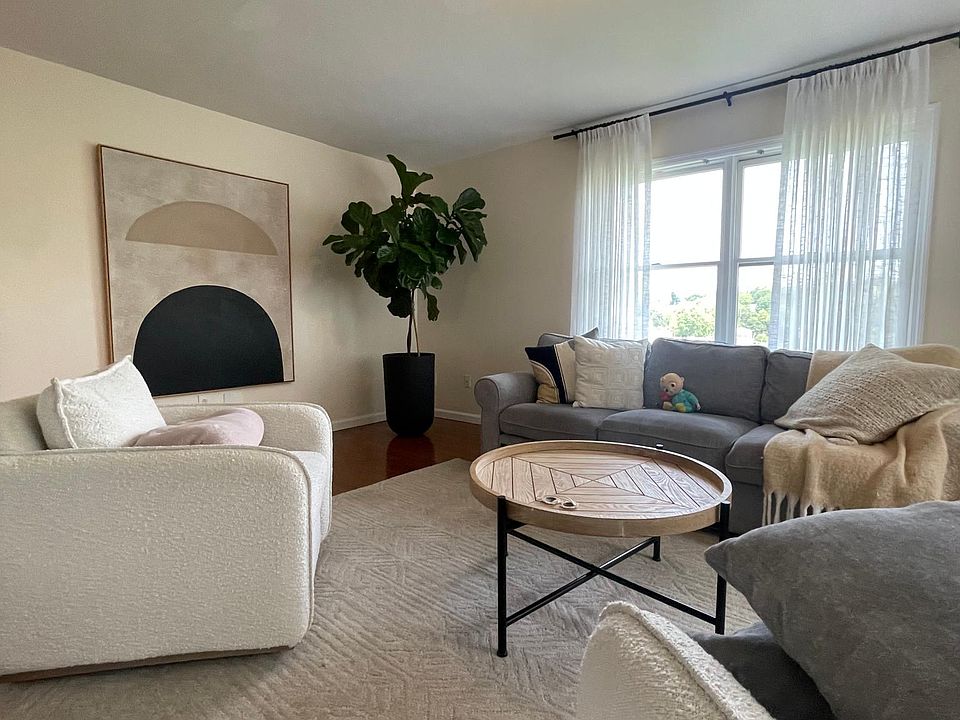 1st image of 151 Lewis St #3