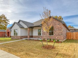 2812 Astor Dr, Norman, OK 73072