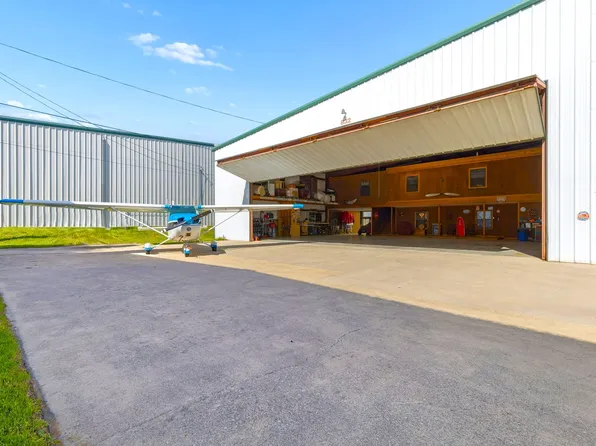 832 Aviator Dr, Fort Worth, TX 76179
