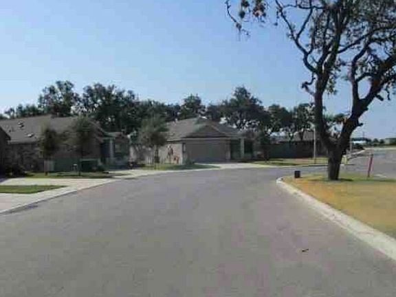 Exterior Neighborhood (street photo)