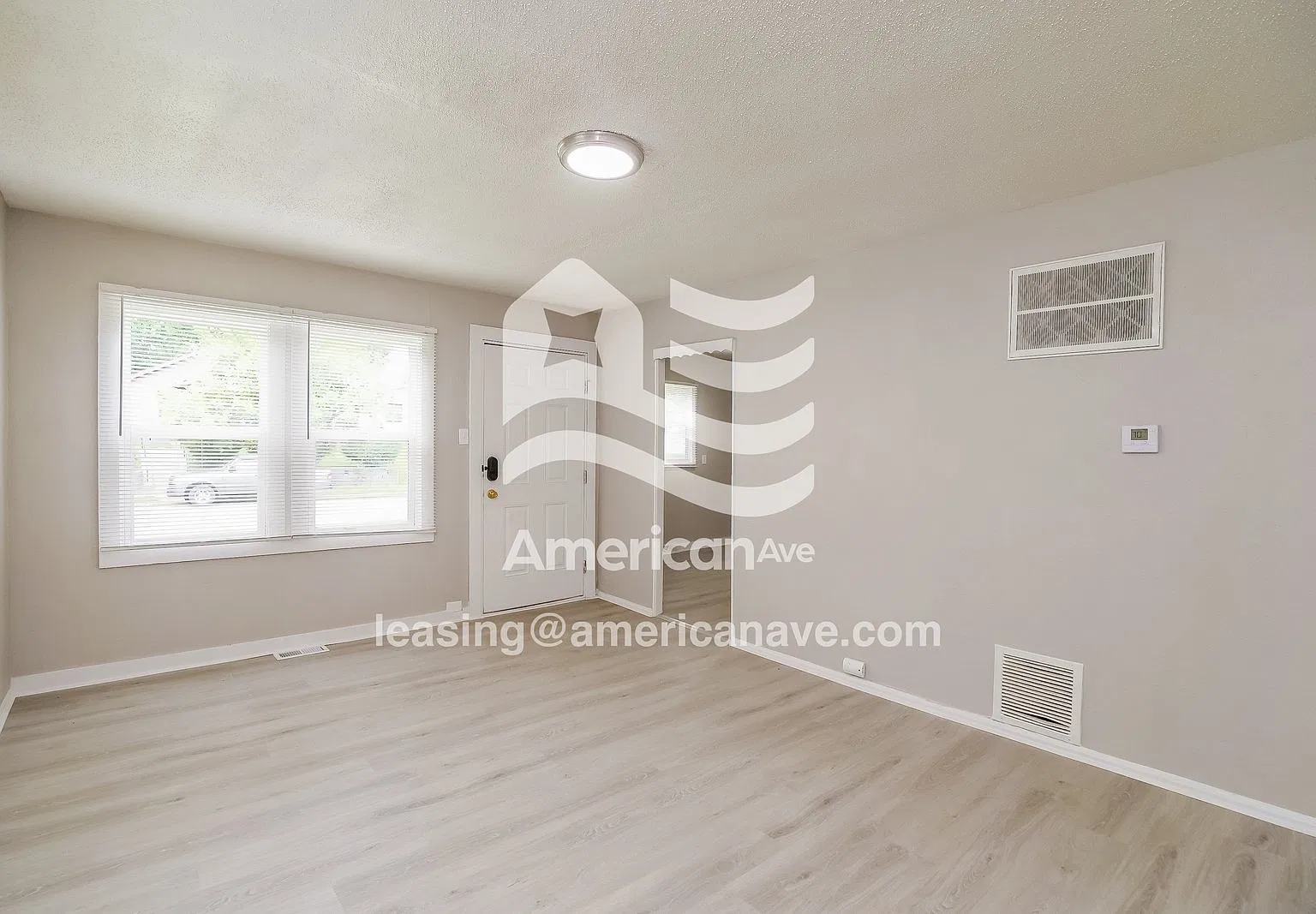 3 bed, 1.0 bath, 816 sqft, $1,250 — Photo 4