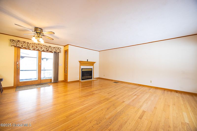 3rd image of 11 Keyes Street
