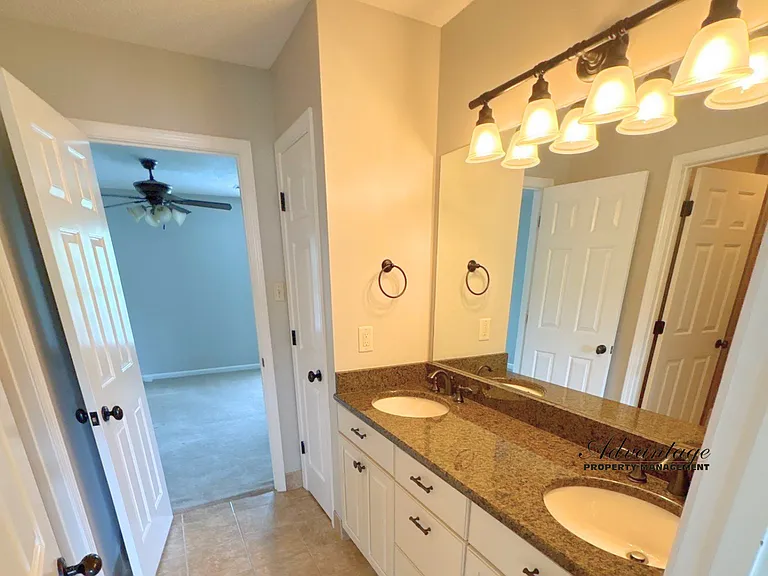 1286 Creek Valley Dr — Photo 23