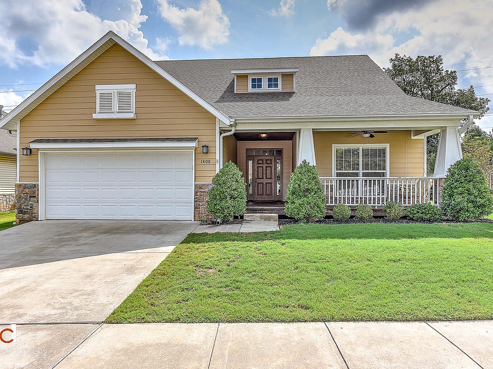 1st image of 1408 NE Dysart Woods Ln