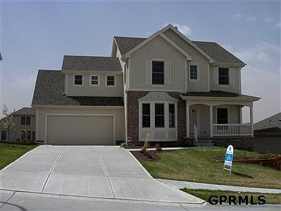 1st image of 610 S 180th Ave