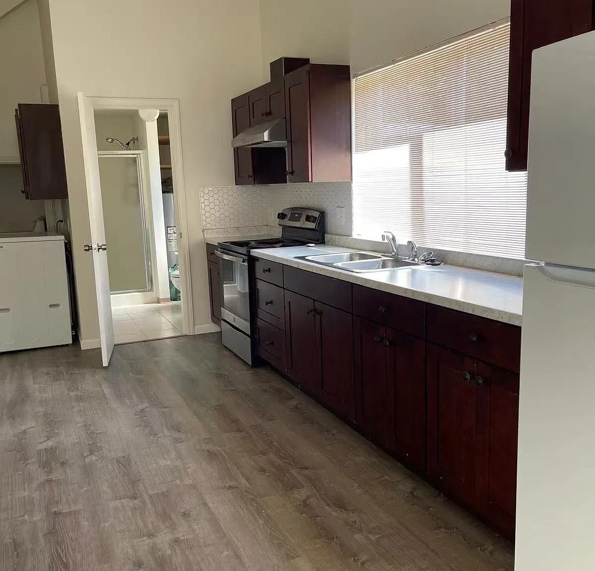 2 bed, 800 sqft, $2,350 — Photo 3