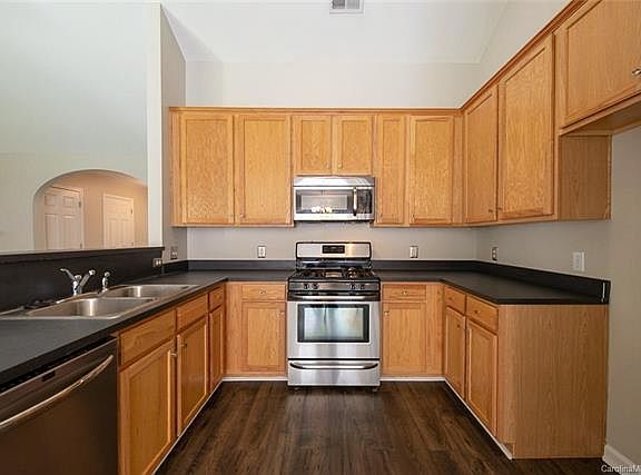 3rd image of 1864 Lillywood Ln