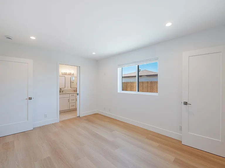 1415 W 222nd St — Photo 26