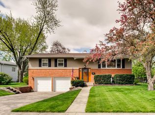 242 N Morris Dr, Palatine, IL 60074