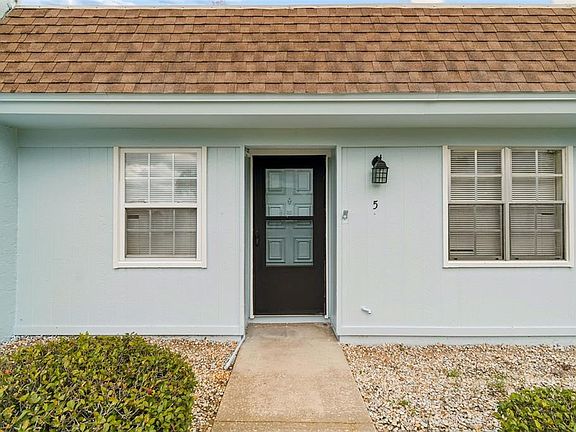 2nd image of 11110 CARRIAGE HILL DRIVE #5