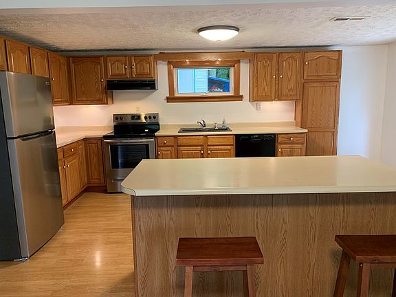 4th image of 600 Francis Ln