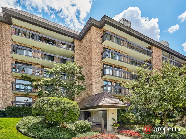 3801 Mission Hills Rd N, Northbrook, IL 60062
