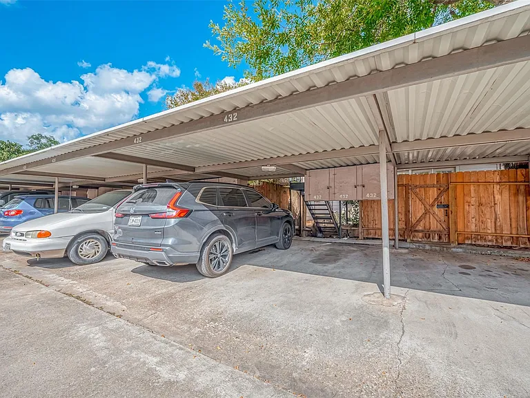 432 N Post Oak Ln — Photo 34