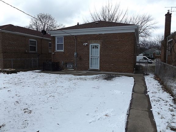 4th image of 10029 S Hoxie Ave