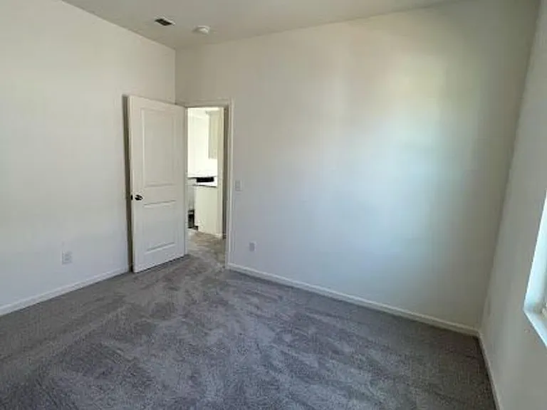 495 Pender Woods Dr — Photo 8