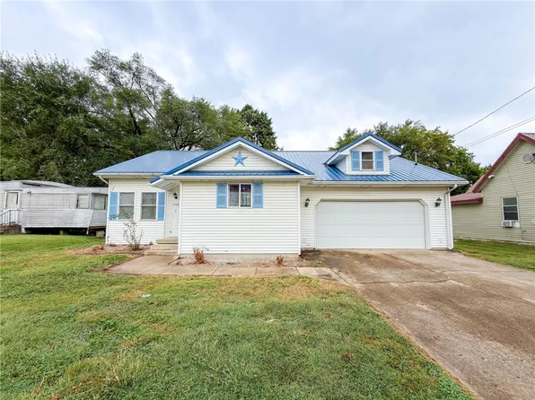 508 E Locust St, Robinson, IL 62454