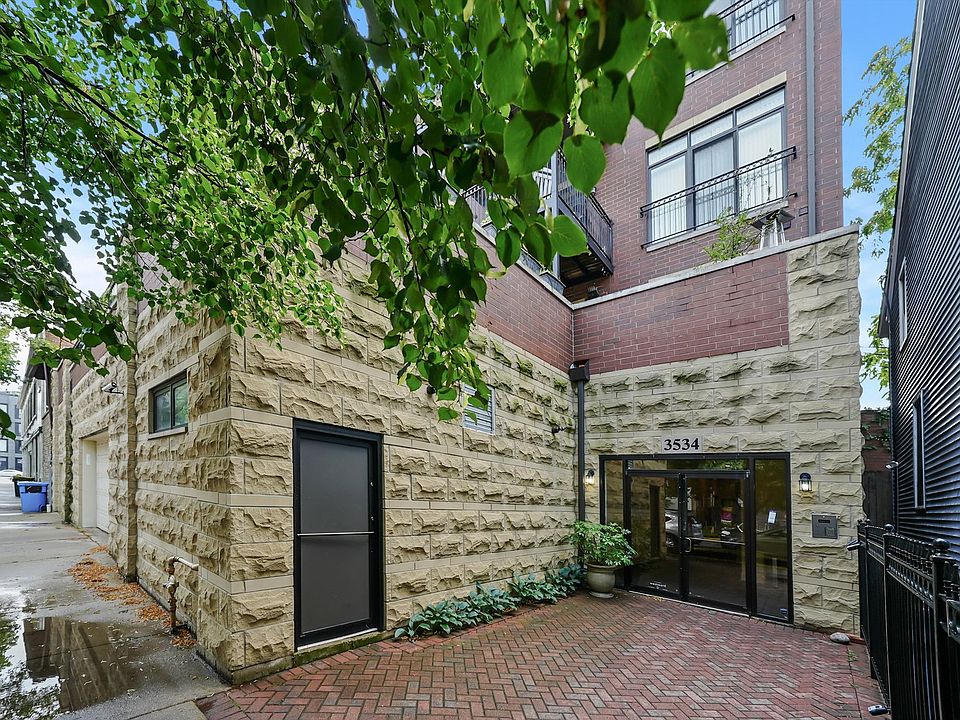 1st image of 3534 N Hermitage Ave #403