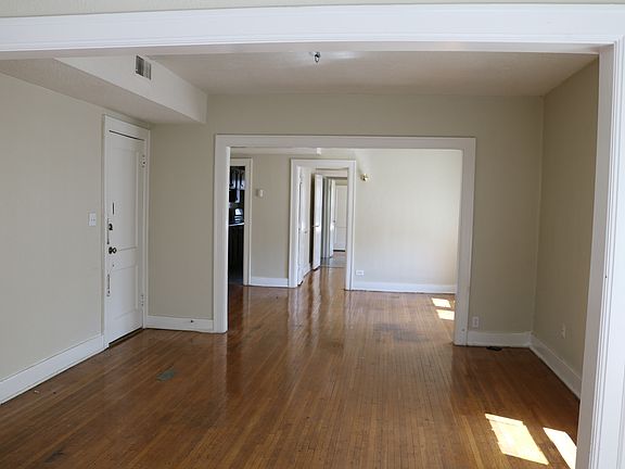 3rd image of 3220 Saint John Ave