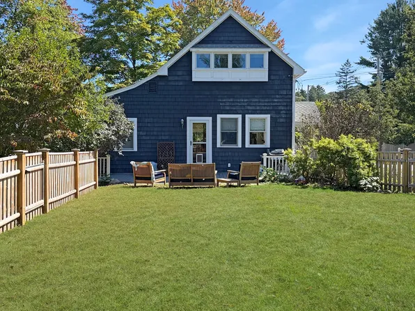 52 Bridge St, South Hamilton, MA 01982