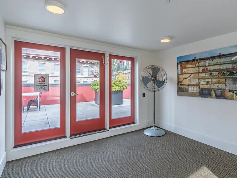 Louisa Hotel Apartments — Photo 6