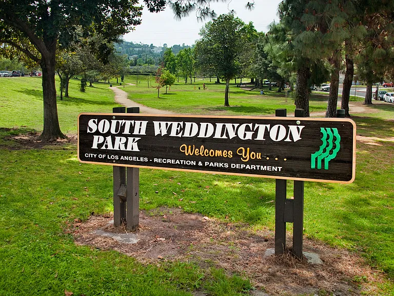 South Weddington Park is in the neighborhood