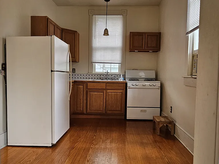 106 NW 3rd Ave #2 — Photo 5