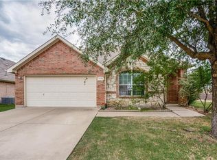 1239 Lake Forest Dr, Grand Prairie, TX 75052