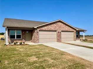 504-506 NW 69th Ave, Bentonville, AR 72713