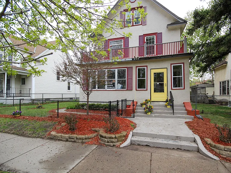1602 Madison St NE — Photo 1