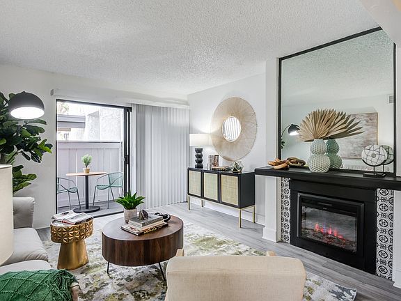 Fusion Warner Center - Living Room