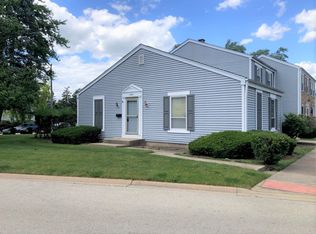 1965 Holbrook Ln, Hoffman Estates, IL 60169