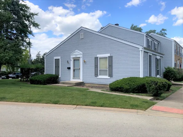 1965 Holbrook Ln, Hoffman Estates, IL 60169