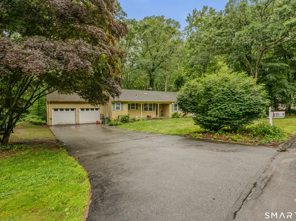 4 Robinhood Drive, Ledyard, CT 06335
