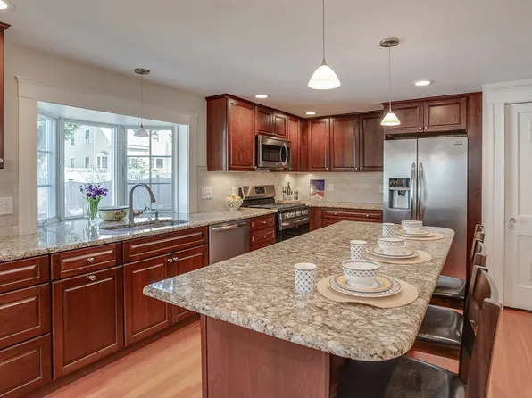 9 York St, Andover, MA 01810