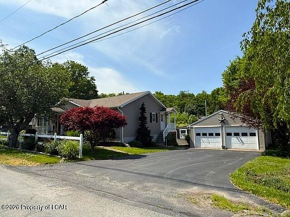 2nd image of 90 W Pine St