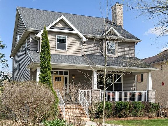 2nd image of 33 Aberdeen Rd N