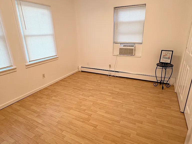 1006 Main St #A — Photo 16