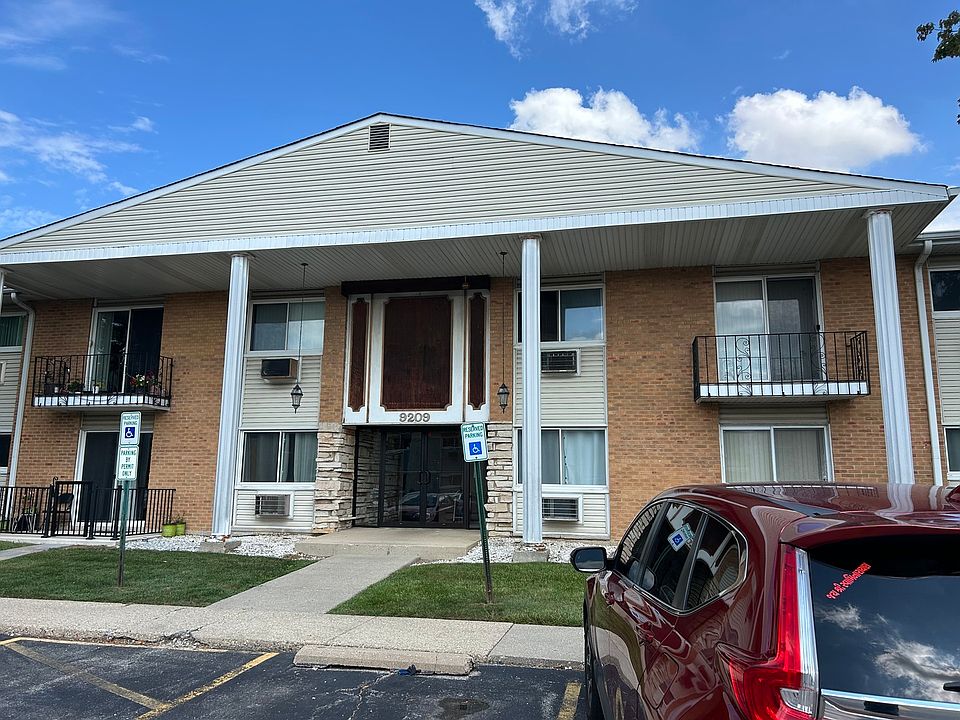 1st image of 9209 N Bumblebee Dr #2F
