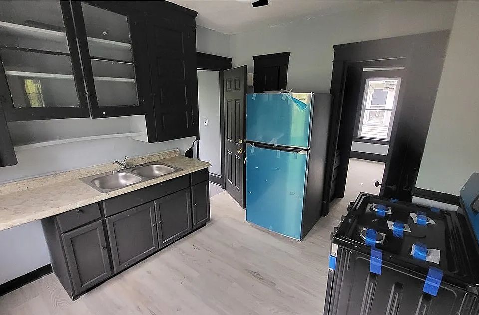 2nd image of 10012 Parkgate Ave #2