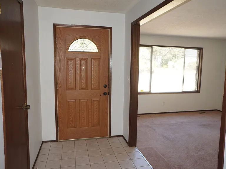 6404 SE Furnberg St — Photo 2