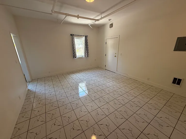1535 Francisco St #10 — Photo 2