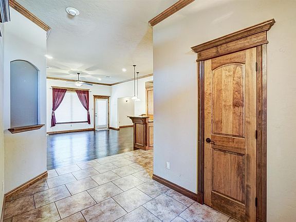 4th image of 6812 SW Oak Pointe Blvd