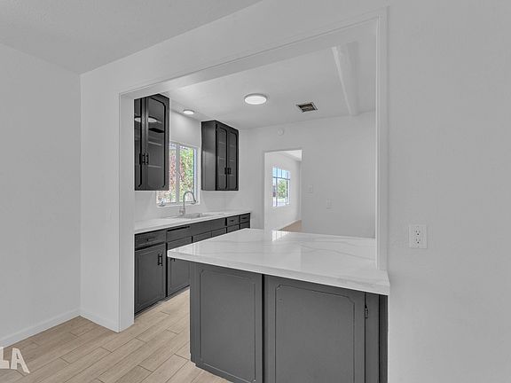 5th image of 1712 S 8th Ave