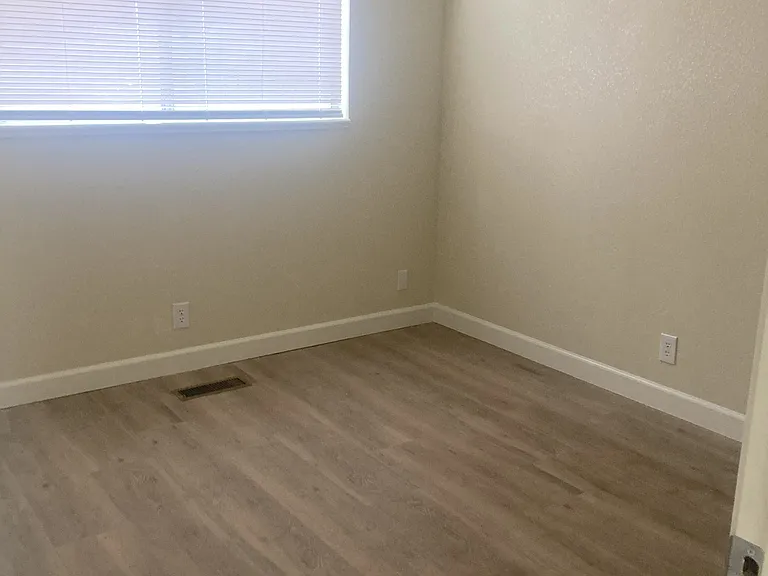 1370 Evelyn Way #3A — Photo 5