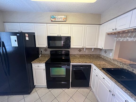 4th image of 145 Halifax Ave #204