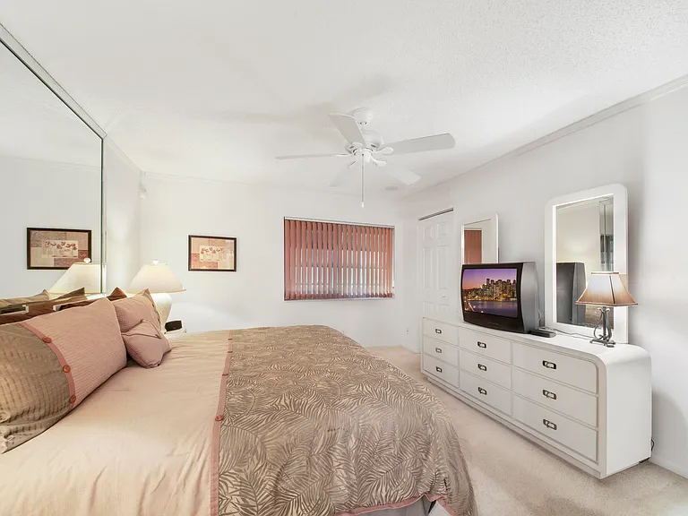 417 Pine Glen Ln #D-2 — Photo 13
