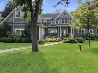 8518 S Lakeview Rd, Traverse City, MI 49684